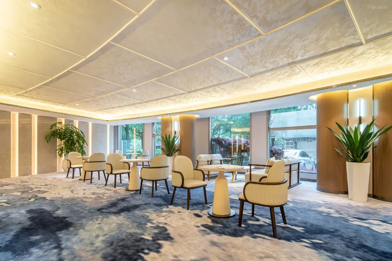 Regal Jinfeng Hotel - 7