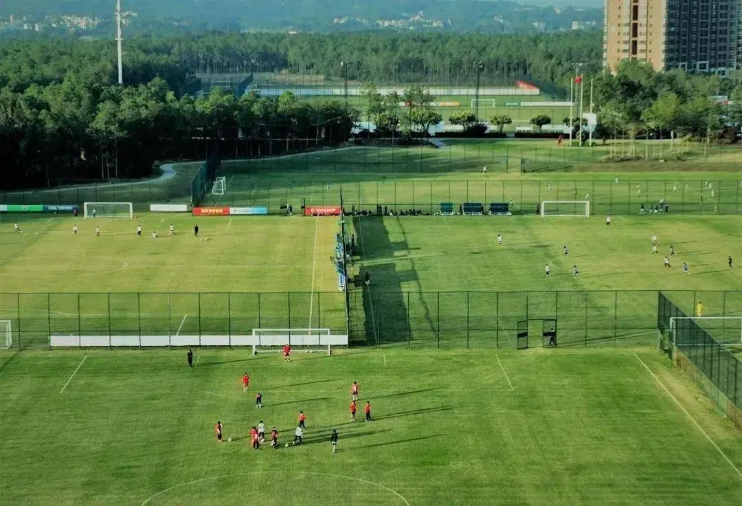 Hooray Iternational Football Training Base
